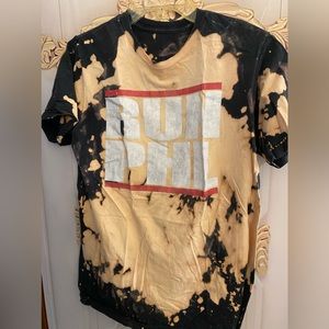 RUN PHL Essential T-Shirt. Everyday tee, crew neck, slim fit.Unisex size Medium